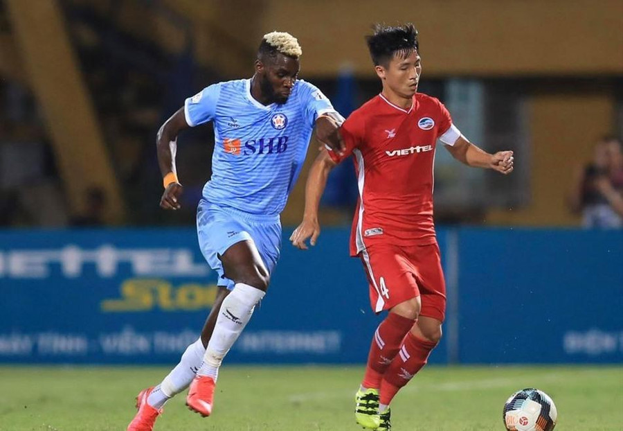 Trung vệ thủ quân Viettel FC Bùi Tiến Dũng có thể tái xuất từ vòng 10 V.League 2022. Trung vệ thủ quân Viettel FC Bùi Tiến Dũng có thể tái xuất từ vòng 10 V.League 2022.