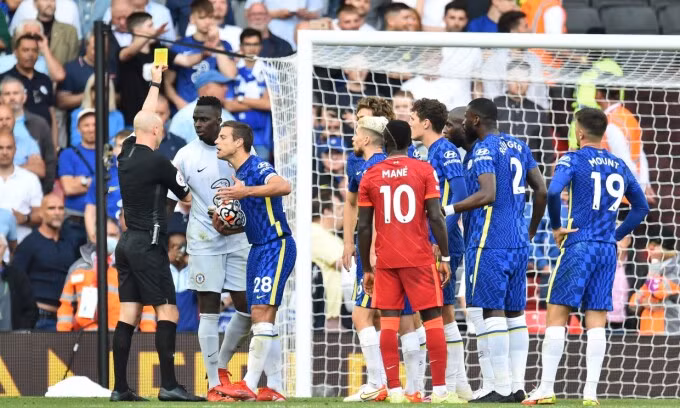 VAR giúp Liverpool thoát thua trên sân nhà trước Chelsea. 