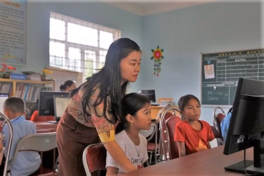 Mặc dù đã nỗ lực nhưng công tác giáo dục và đào tạo ở huyện Minh Hóa vẫn tồn tại nhiều hạn chế.