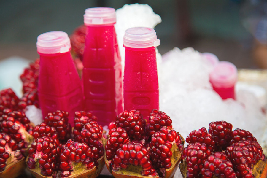 Hàm lượng chất chống oxy hóa cao trong nước ép lựu có thể giúp giảm huyết áp. Hàm lượng chất chống oxy hóa cao trong nước ép lựu có thể giúp giảm huyết áp.