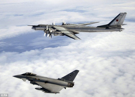 NATO và Nga đàm phán để tránh va chạm quân sự - Ảnh 1 NATO va Nga dam phan de tranh va cham quan su - Anh 1