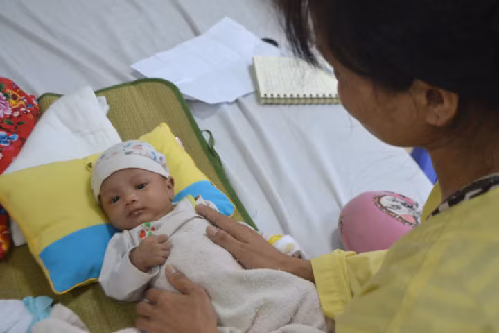 Con lâm bệnh nặng, người mẹ khốn khổ lúc chồng bỏ nhà biệt tích