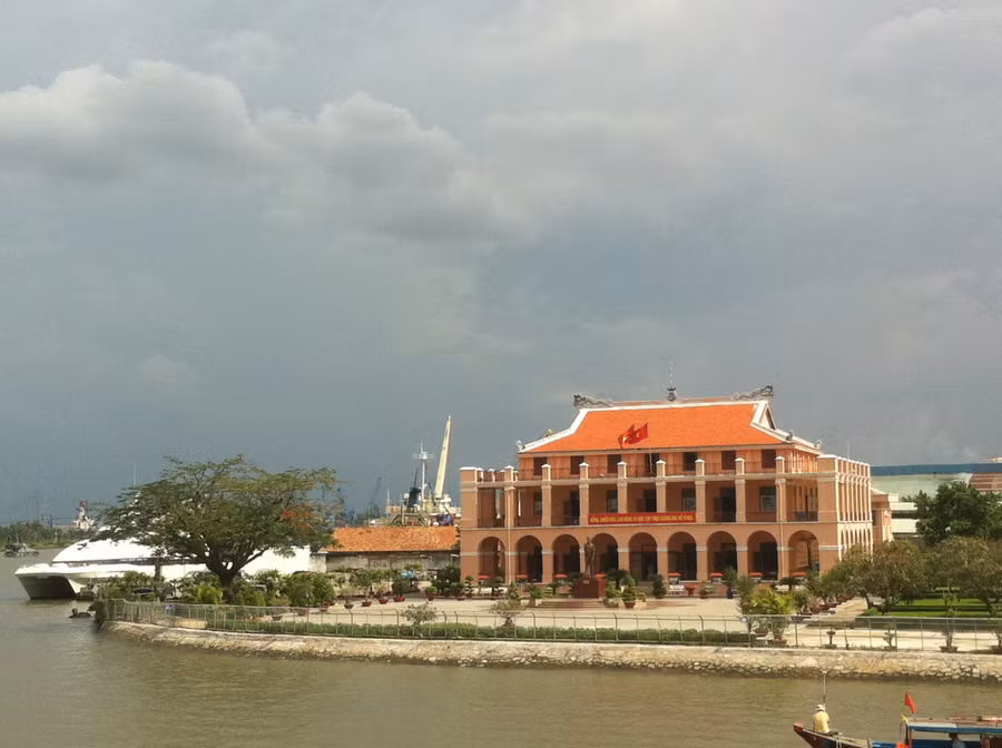 Bến Nhà Rồng, nơi Bác Hồ ra đi tìm đường cứu nước