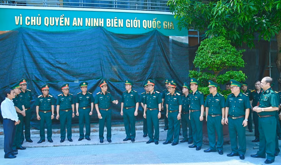 Đại tướng Phan Văn Giang thăm và làm việc với Bộ Chỉ huy Bộ đội Biên phòng tỉnh Thừa Thiên Huế.