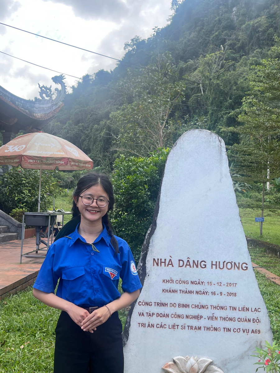 Thảo Nguyên là sinh viên duy nhất của Hội đồng Trường ĐH Sư phạm, ĐH Huế nhiệm kỳ 2020 - 2025. Thảo Nguyên là sinh viên duy nhất của Hội đồng Trường ĐH Sư phạm, ĐH Huế nhiệm kỳ 2020 - 2025.