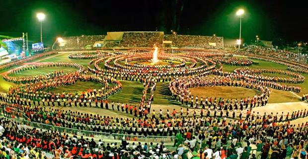 PGS.TS Nguyễn Văn Huy - nguyên Giám đốc Bảo tàng Dân tộc học Việt Nam, cho rằng những kỷ lục đông người cùng xòe không có ý nghĩa gì với việc bảo tồn di sản. Ảnh minh họa.
