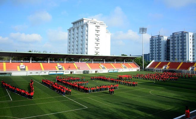 Sinh viên Sài Gòn xếp chữ mừng Quốc khánh 