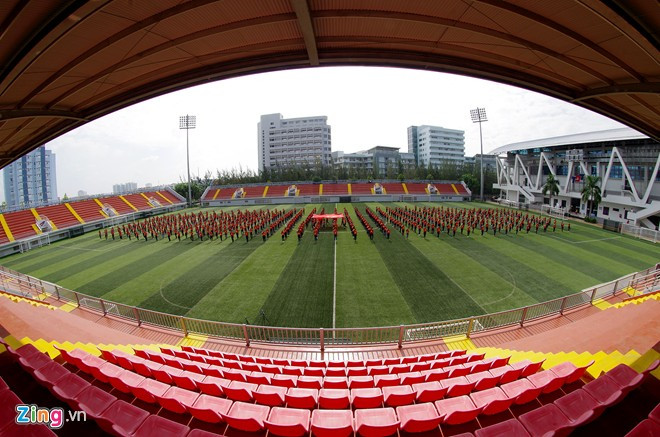 Sinh viên Sài Gòn xếp chữ mừng Quốc khánh 