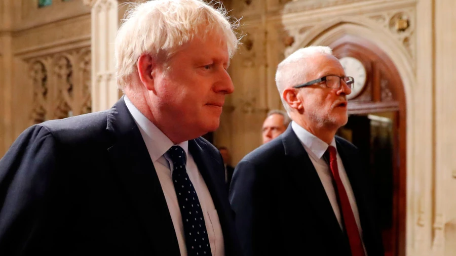 Thủ tướng Anh Boris Johnson đứng trước nhiều quyết định khó khăn