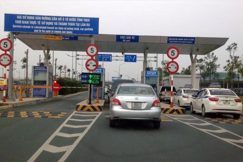 Đề xuất sân bay Tân Sơn Nhất và Nội Bài thu phí không dừng ETC