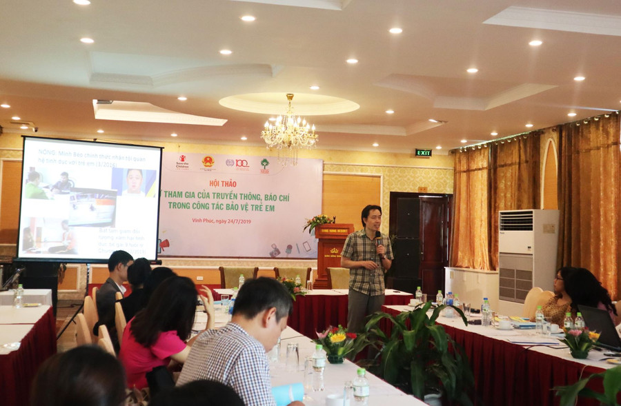 Ông Đặng Hoa Nam - Cục trưởng Cục Trẻ em chia sẻ về Truyền thông Bảo vệ trẻ em phát biểu tại Hội thảo Ông Đặng Hoa Nam - Cục trưởng Cục Trẻ em chia sẻ về Truyền thông Bảo vệ trẻ em phát biểu tại Hội thảo