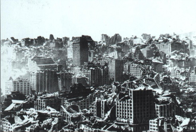 1. Deluge (1933): Đây có lẽ là một trong những bộ phim đầu tiên về đề tài thảm họa thiên nhiên trên màn ảnh lớn. Deluge kể về việc trận lụt lội và động đất đã hủy diệt cả một thành phố lớn mà đến nay vẫn tạo nhiều ấn tượng cho khán giả. 10 bộ phim về thảm họa thiên nhiên lấy nước mắt khán giả