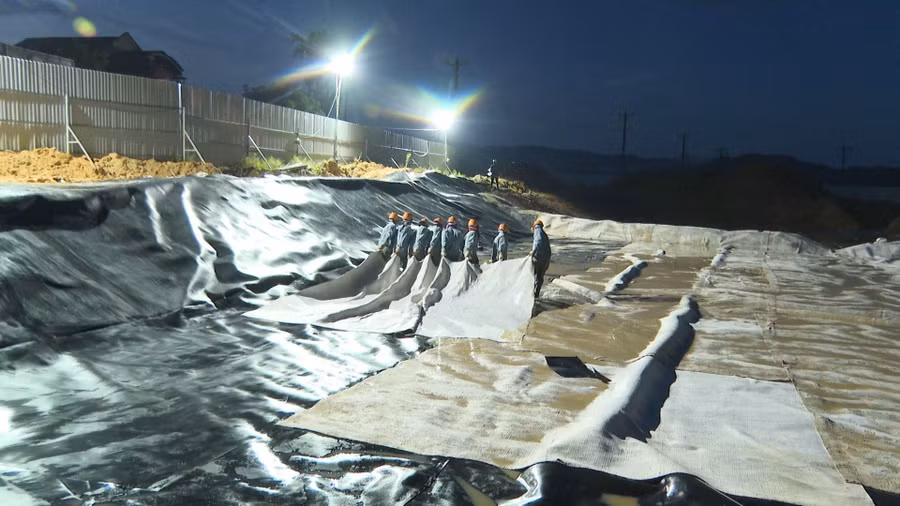 Lót 2 lớp vật liệu cách ly và chống thấm.