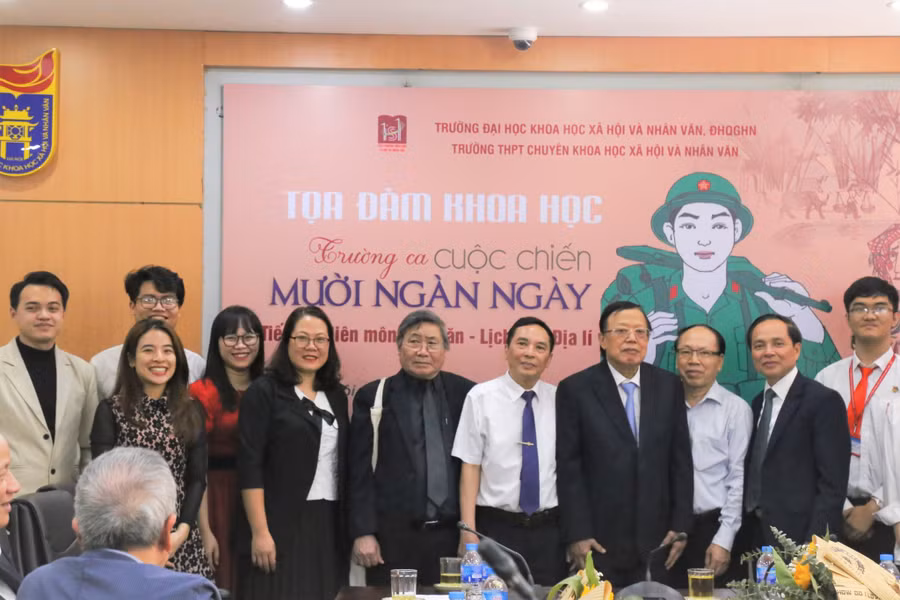 Đại biểu tham dự tọa đàm