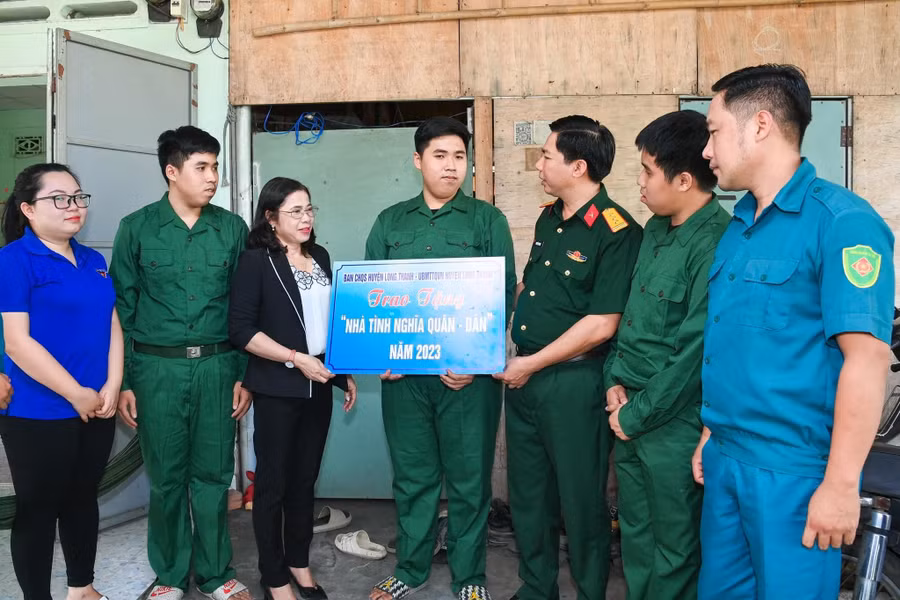 Sự hỗ trợ kịp thời của chính quyền địa phương đã giúp 3 anh em Minh Thông, Minh Phát, Minh Thiện yên tâm thực hiện nghĩa vụ.