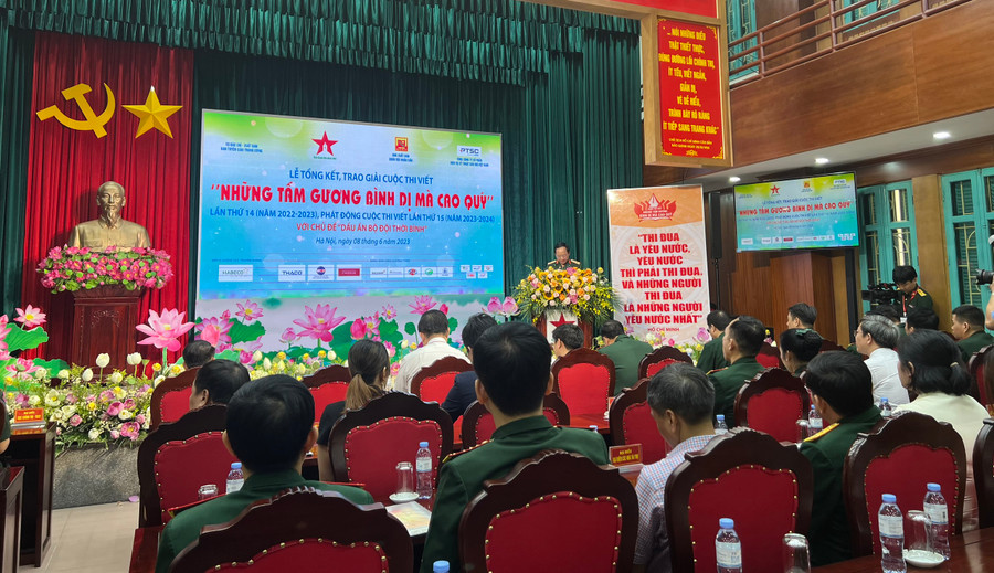 Trung tướng Trịnh Văn Quyết, Ủy viên Trung ương Đảng, Phó chủ nhiệm Tổng cục Chính trị Quân đội nhân dân Việt Nam, Trưởng ban chỉ đạo cuộc thi, phát biểu tại buổi lễ.