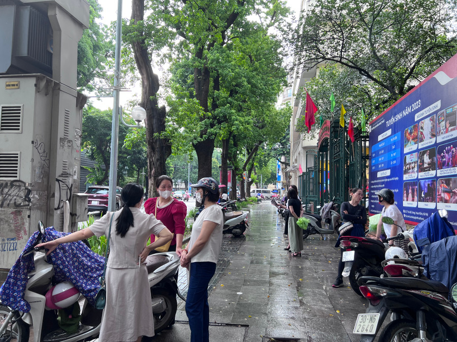 Sáng nay thí sinh thi tốt nghiệp THPT với bài thi Ngữ văn ảnh 79