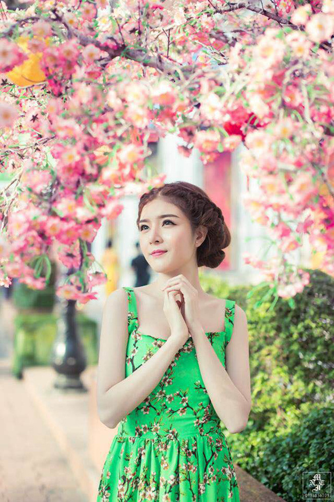 Lilly Luta đẹp tựa nàng thơ trên phố xuân Sài Gòn ảnh 5 Lilly Luta đẹp tựa nàng thơ trên phố xuân Sài Gòn ảnh 5