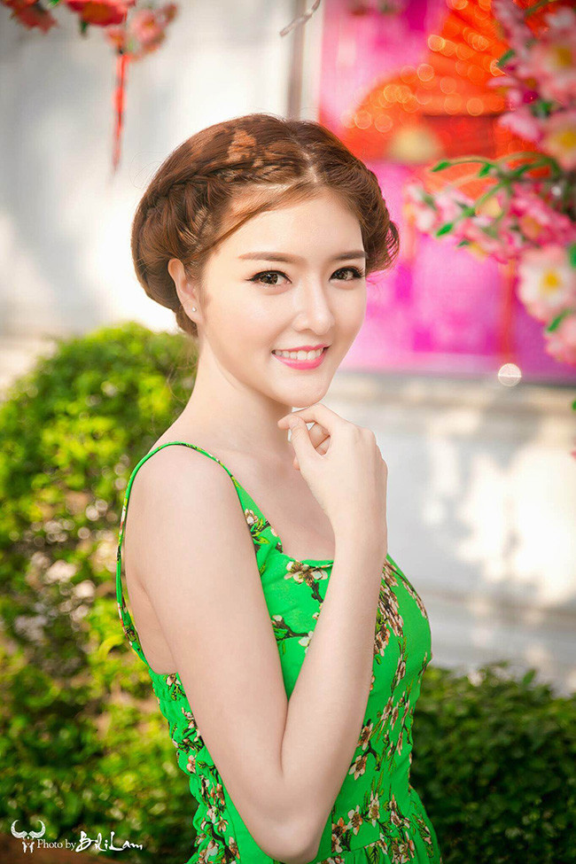 Lilly Luta đẹp tựa nàng thơ trên phố xuân Sài Gòn ảnh 8 Lilly Luta đẹp tựa nàng thơ trên phố xuân Sài Gòn ảnh 8