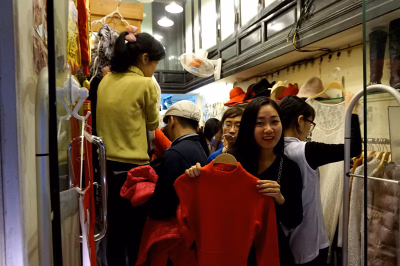 Hà Nội, mua bán, chen chân