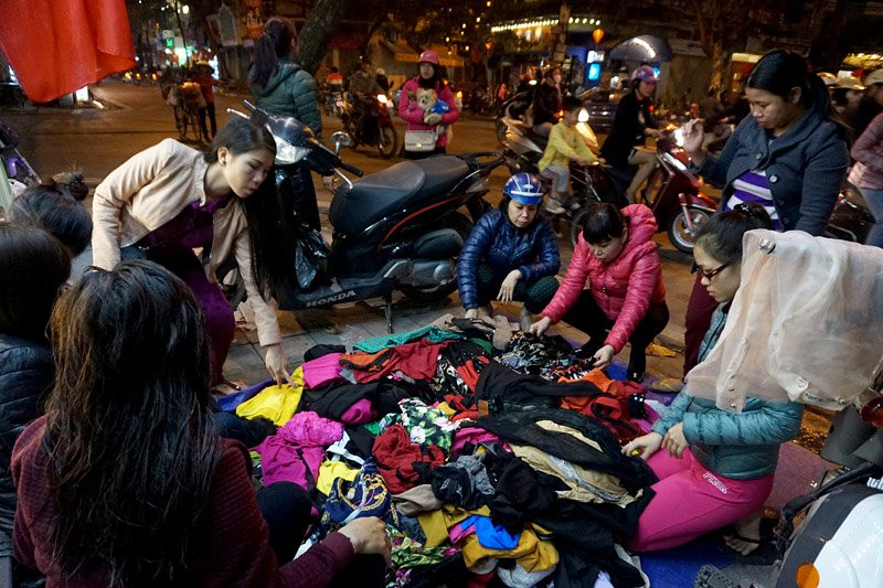 Hà Nội, mua bán, chen chân