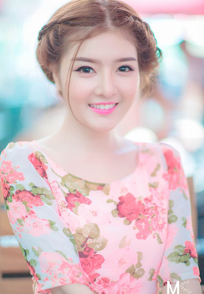 Lilly Luta đẹp tựa nàng thơ trên phố xuân Sài Gòn ảnh 2 Lilly Luta đẹp tựa nàng thơ trên phố xuân Sài Gòn ảnh 2