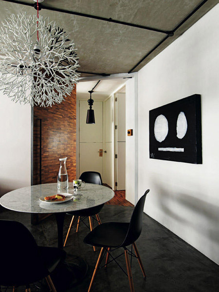 Với các bữa ăn nhiều món của châu Á, bàn tròn sẽ giúp việc dọn đồ ăn được thuận tiện hơn. b-1-8119-1422950414.jpg