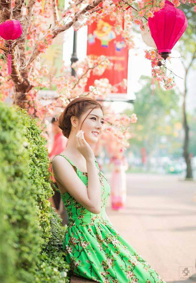 Lilly Luta đẹp tựa nàng thơ trên phố xuân Sài Gòn ảnh 6 Lilly Luta đẹp tựa nàng thơ trên phố xuân Sài Gòn ảnh 6