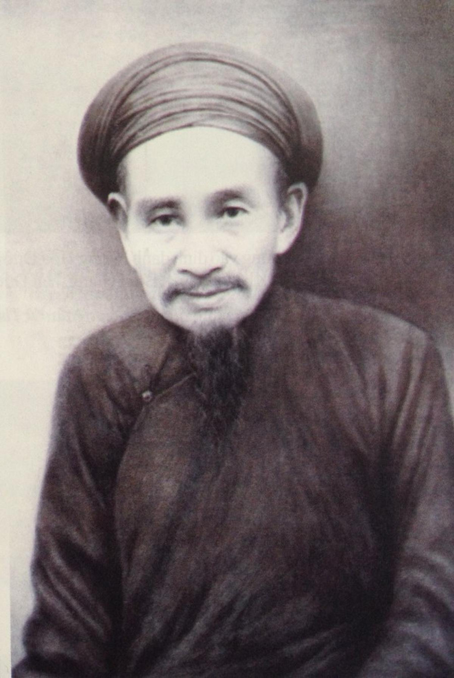 Chân dung Tiến sĩ Vũ Tông Phan do họa sĩ Bảo Nguyên phục dựng. Chân dung Tiến sĩ Vũ Tông Phan do họa sĩ Bảo Nguyên phục dựng.