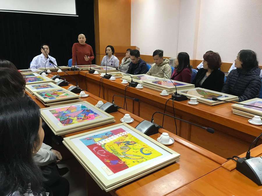 Trần Thị Cầm Bào chia sẻ tại buổi lễ trao tặng