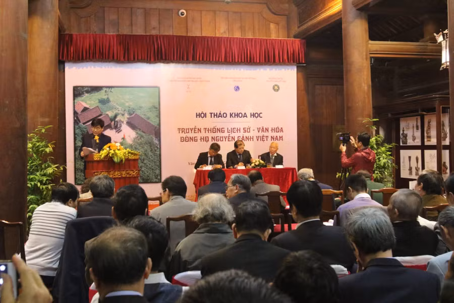 Đông đảo các khách mời tham gia hội thảo.