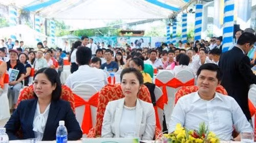 Hé lộ cuộc sống người em gái kín tiếng, giàu hơn Cường Đô la hàng chục lần - Ảnh 3.