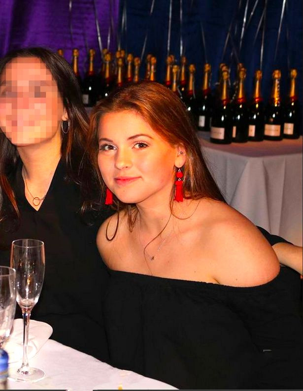 Josie qua đời không lâu sau khi có một buổi đi chơi qua đêm với bạn bè. Josie qua đời không lâu sau khi có một buổi đi chơi qua đêm với bạn bè.