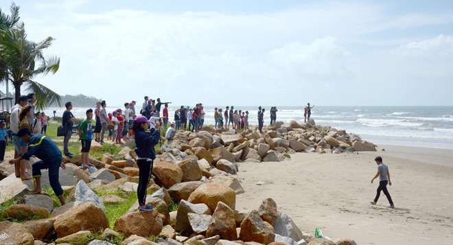 4 nguoi duoi nuoc o Binh Thuan: Vo thoat nan ngong tin chong mat tich hinh anh 2 