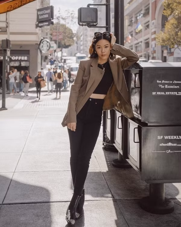 Street style tràn ngập blazer thời thượng của loạt fashionista thế giới