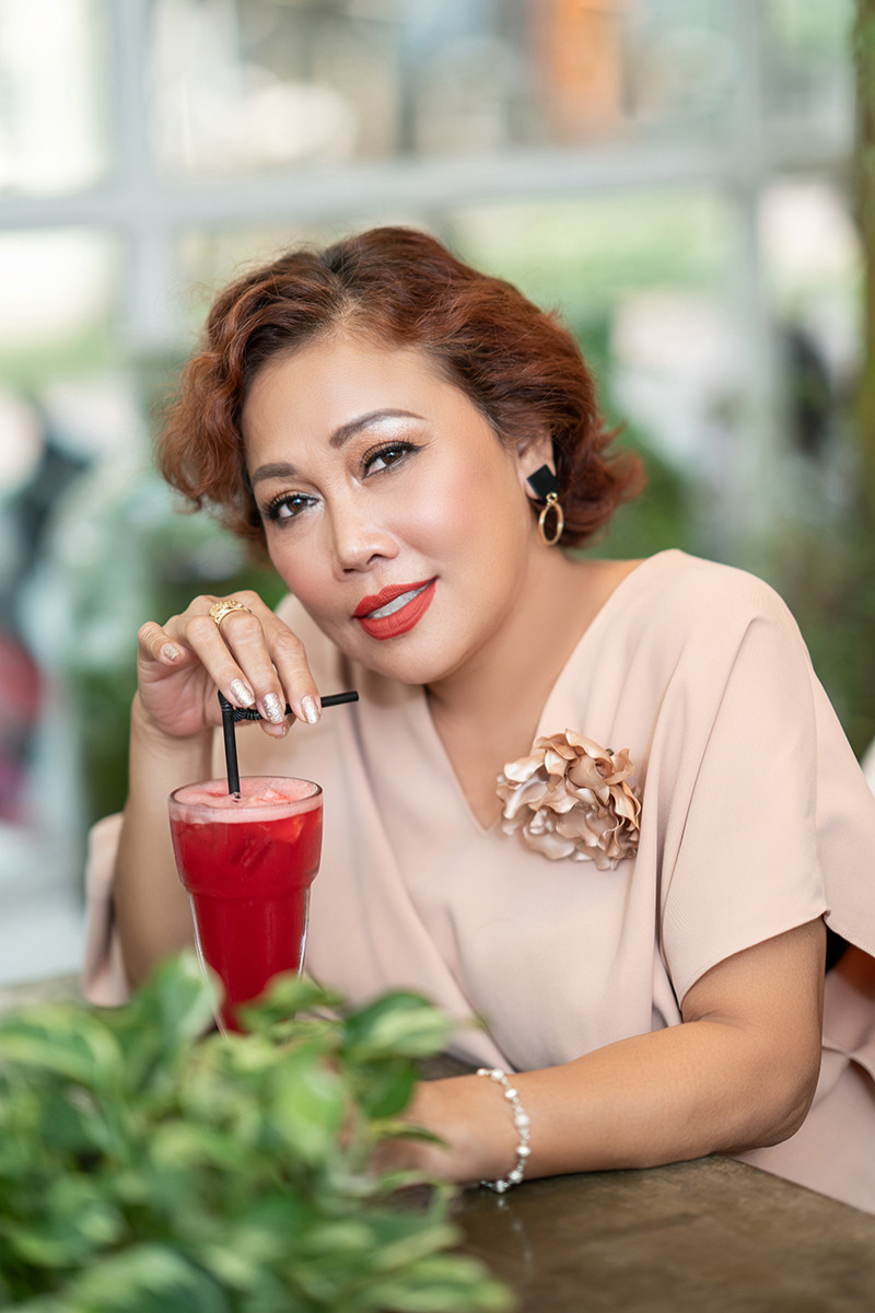 siu black kể chuyện giảm cân, nuôi gà, nuôi lợn và giã gạo ở quê hình 1 siu black ke chuyen giam can, nuoi ga, nuoi lon va gia gao o que hinh 1