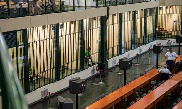 Đi tù 3 năm chỉ vì... yêu cầu kết bạn trên Facebook ảnh 1 Di tu 3 nam chi vi mot yeu cau ket ban tren Facebook hinh anh 2