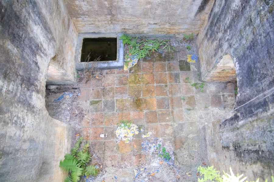 Bên trong chuồng hổ của đấu trường.