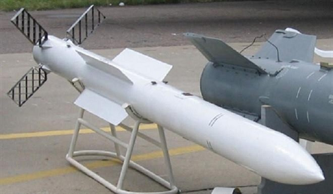 Tên lửa không đối không tầm trung R-77.