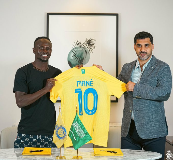 Al Nassr công bố Mane với áo số 10 ngày 1/8. Al Nassr công bố Mane với áo số 10 ngày 1/8.