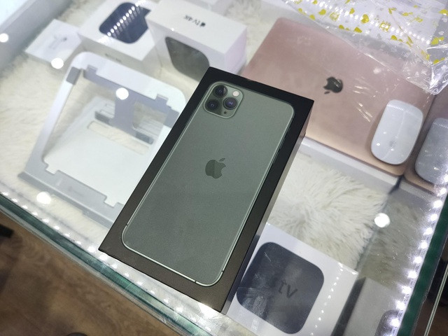 iPhone 11 Pro Max màu xanh vẫn đang là mẫu iPhone bán chạy nhất tại TP.HCM.