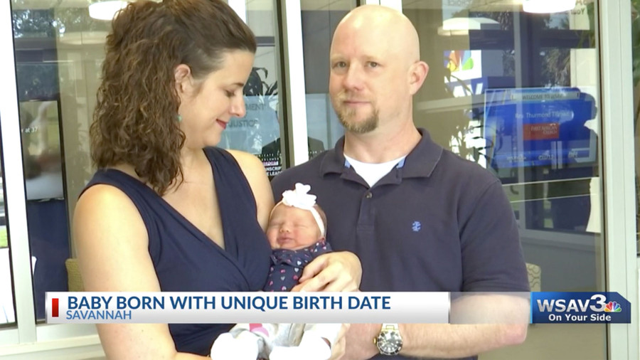 Cha mẹ của bé Katherine Cha mẹ của bé Katherine