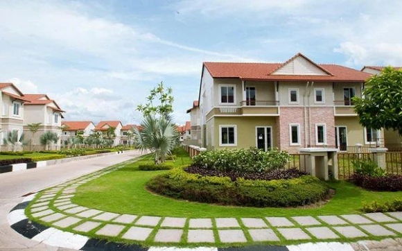Theo quan niệm phong thủy, đường cạnh nhà càng to càng rộng thì vinh hoa phú quý càng nhiều.