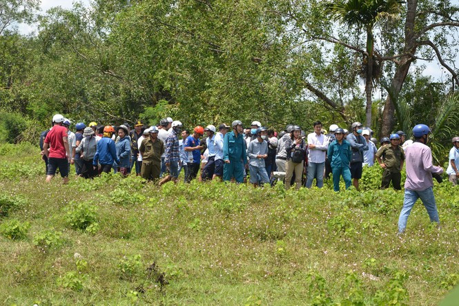 Xác định nguyên nhân tử vong của 3 người trong xe ô tô nằm dưới kênh - ảnh 3
