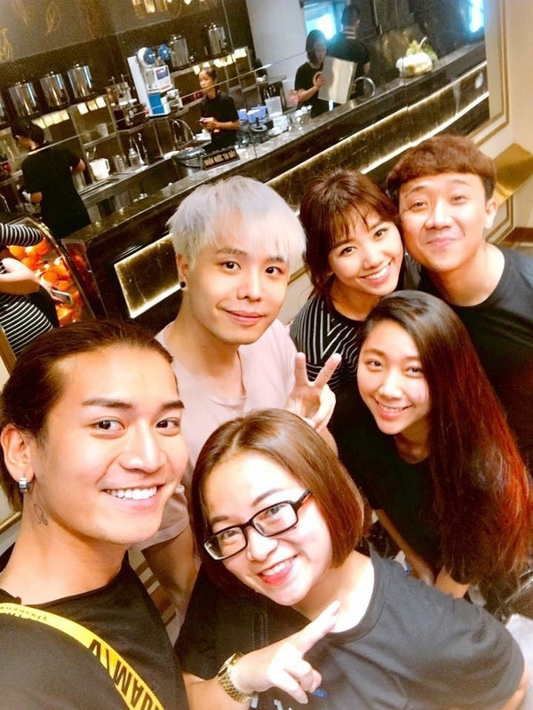 Nhóm bạn thân nhiều ca sĩ, diễn viên nổi tiếng của Trấn Thành ảnh 5 Nhom ban than nhieu ca si, dien vien noi tieng cua Tran Thanh hinh anh 6