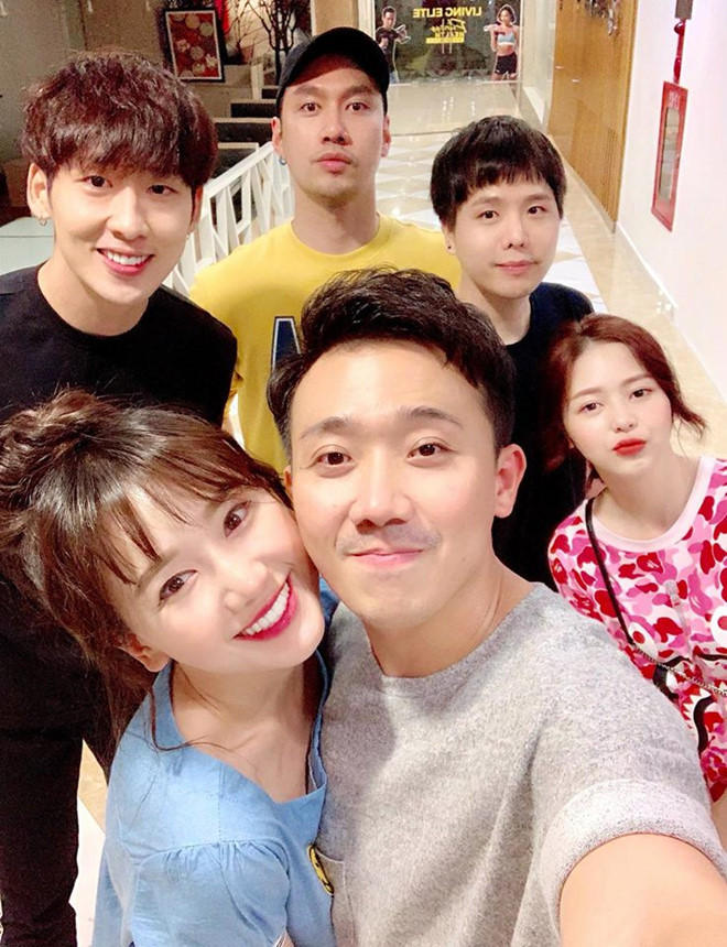 Nhóm bạn thân nhiều ca sĩ, diễn viên nổi tiếng của Trấn Thành ảnh 6 Nhom ban than nhieu ca si, dien vien noi tieng cua Tran Thanh hinh anh 8