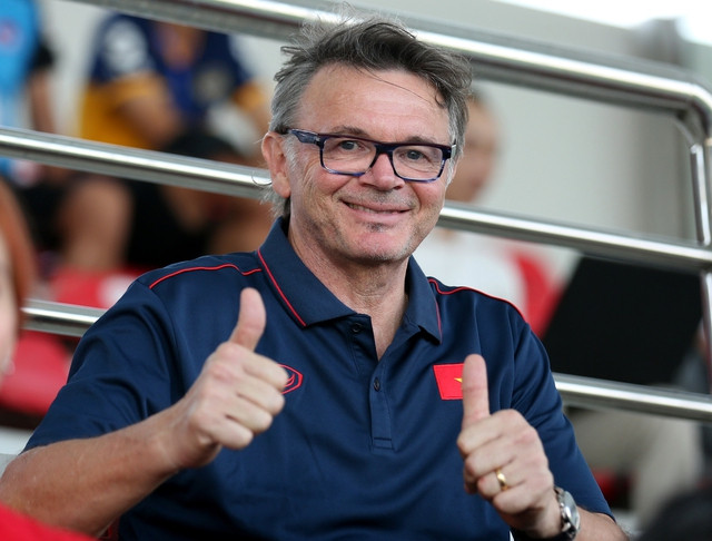 Huấn luyện viên Philippe Troussier hướng tới World Cup cho tuyển Việt Nam.