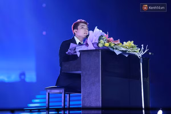 Sơn Tùng M-TP nhảy tưng tưng như đứa trẻ sau khi song ca với Thu Phương - Ảnh 5.