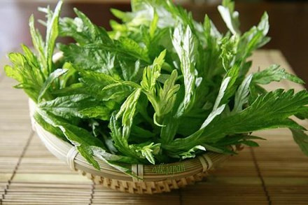 6 rau, 4 quả không nên ăn nhiều khi mang thai