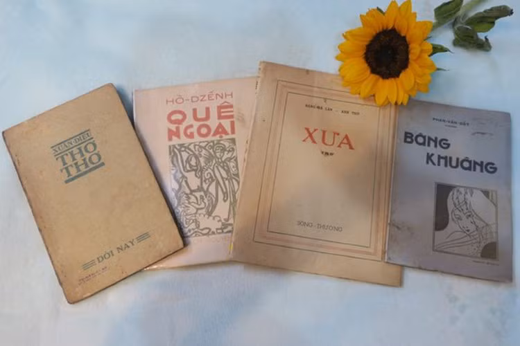 Tập Bâng khuâng của Phan Văn Dật. 